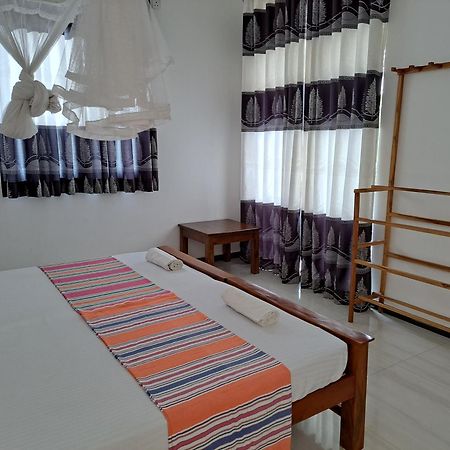 B & B Charm Dikwella Δωμάτιο φωτογραφία